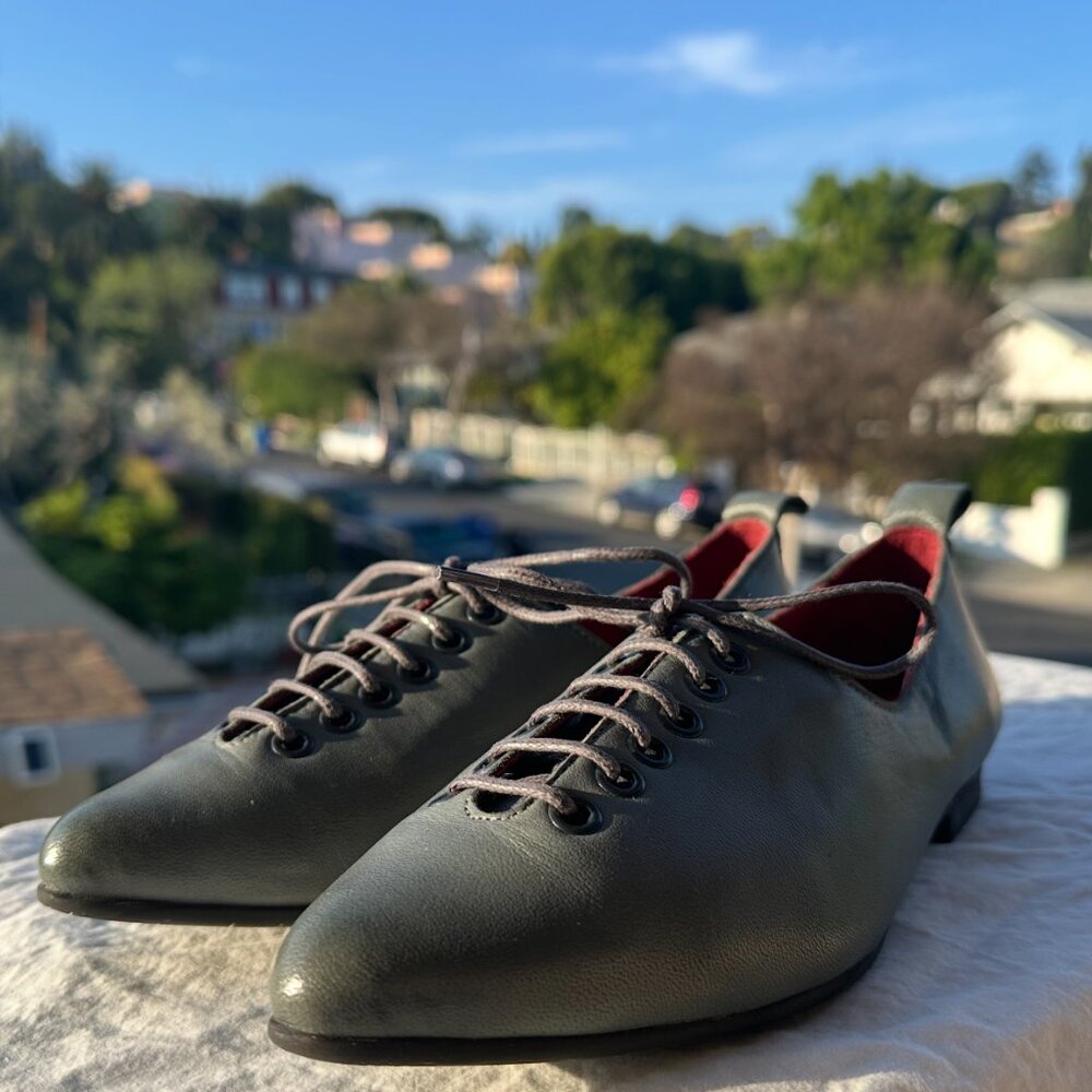 Slate gray leather lace-up oxford style flats